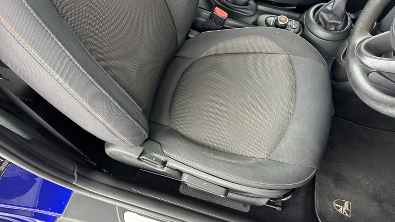 MINI Hatchback 1.5 Cooper Classic II 3dr [Comfort Pack] Petrol Hatchback